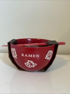 Ramen Noodle Bowl / Chopsticks Set in Red